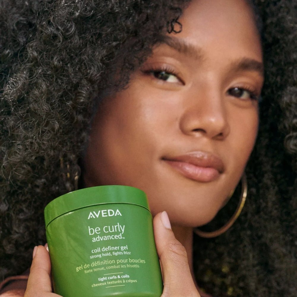 Advanced Coil Definer Gel Aveda Be Curly capelli ricci 250ml - Planethair 